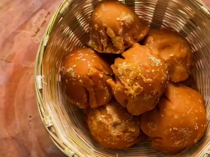 why jaggery turns black and how to prevent it best way to store jaggery for one year at home simple tricks to stop jaggery from melting | गूळ काळा पडला, पाणी सुटले? गूळ साठवण्याची सोपी ट्रिक, वर्षभर राहिल फ्रेश- खराबही होणार नाही why jaggery turns black and how to prevent it best way to store jaggery for one year at home simple tricks to stop jaggery from melting | गूळ काळा पडला, पाणी सुटले? गूळ साठवण्याची सोपी ट्रिक, वर्षभर राहिल फ्रेश- खराबही होणार नाही