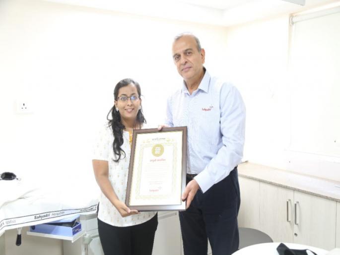 Volunteers collected more than 300 plasma donors during the epidemic | स्वयंसेविकेने महामारीच्या काळात गोळा केले 300 पेक्षा जास्त प्लाझ्मा दाते Volunteers collected more than 300 plasma donors during the epidemic | स्वयंसेविकेने महामारीच्या काळात गोळा केले 300 पेक्षा जास्त प्लाझ्मा दाते