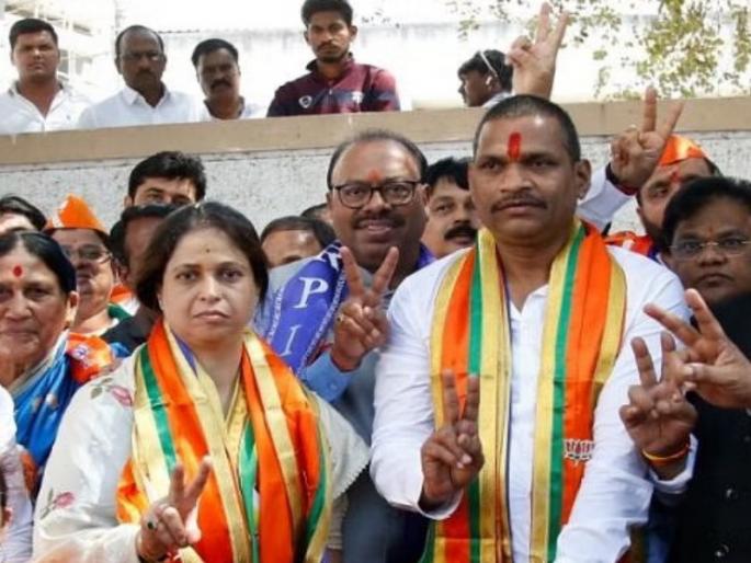 Sister-in-law MLA and Dir City President; Both positions are in the same house, some officials are upset | वहिनी आमदार अन् दीर शहराध्यक्ष; दोन्ही पद एकाच घरात, काही पदाधिकारी नाराज Sister-in-law MLA and Dir City President; Both positions are in the same house, some officials are upset | वहिनी आमदार अन् दीर शहराध्यक्ष; दोन्ही पद एकाच घरात, काही पदाधिकारी नाराज
