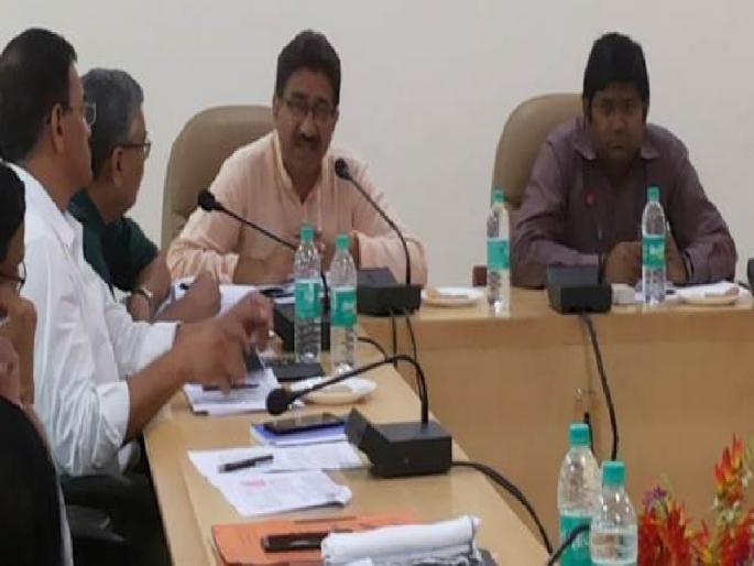 Is people living in rural areas are animal asked by BJP MLA to officers | खेड्यात माणसं नाही, जनावरं राहतात काय? Is people living in rural areas are animal asked by BJP MLA to officers | खेड्यात माणसं नाही, जनावरं राहतात काय?