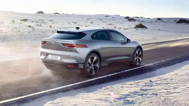 tata jaguar range rover i pace electric suv launched in india price at rupees 1 05 crore features and specification detail | Jaguar I-Pace: भारतात लाँच झाली जबरदस्त रेंज असलेली इलेक्ट्रिक SUV; एका चार्जमध्ये जाणार 480Kms tata jaguar range rover i pace electric suv launched in india price at rupees 1 05 crore features and specification detail | Jaguar I-Pace: भारतात लाँच झाली जबरदस्त रेंज असलेली इलेक्ट्रिक SUV; एका चार्जमध्ये जाणार 480Kms