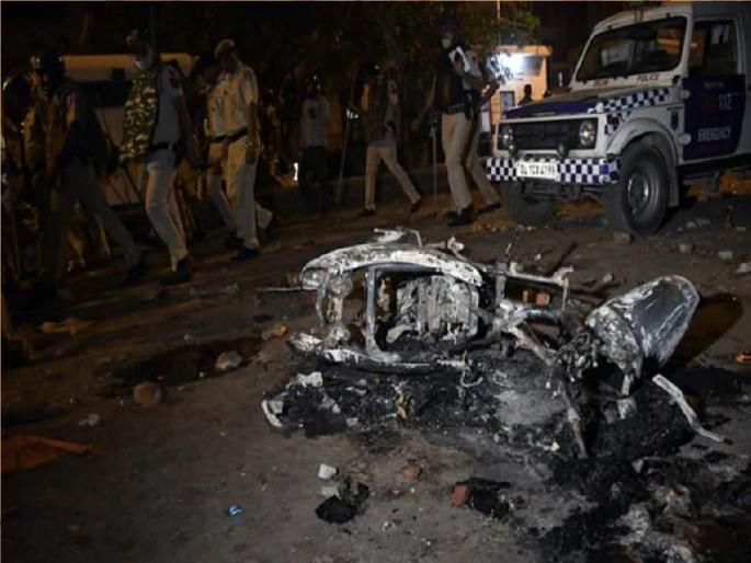 Jahangirpuri Violence: Police arrested 5 members of the same family in Jahangirpuri Violence case | Jahangirpuri Violence: जहांगीरपुरी हिंसाचार; एकाच कुटुंबातील 5 जणांना पोलिसांनी घेतले ताब्यात Jahangirpuri Violence: Police arrested 5 members of the same family in Jahangirpuri Violence case | Jahangirpuri Violence: जहांगीरपुरी हिंसाचार; एकाच कुटुंबातील 5 जणांना पोलिसांनी घेतले ताब्यात
