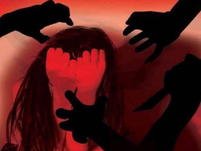 Gang-rape of former government official's daughter in moving car and recording on mobile at Lucknow | माजी सरकारी अधिकाऱ्याच्या मुलीवर चालत्या कारमध्ये गँगरेप अन् मोबाईलवर रेकॉर्डिंग Gang-rape of former government official's daughter in moving car and recording on mobile at Lucknow | माजी सरकारी अधिकाऱ्याच्या मुलीवर चालत्या कारमध्ये गँगरेप अन् मोबाईलवर रेकॉर्डिंग