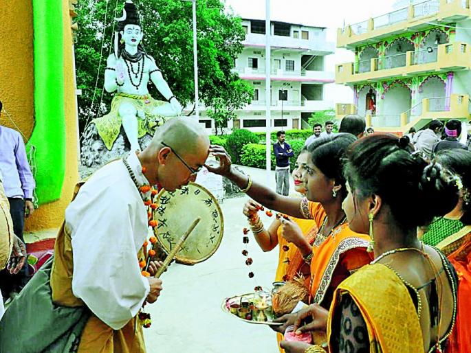 After a five-day stay, 'Jai Jagat: 2020' leaves for Sevagram | पाच दिवसाच्या मुक्कामानंतर जय जगत : २०२० पदयात्रा सेवाग्रामकडे रवाना After a five-day stay, 'Jai Jagat: 2020' leaves for Sevagram | पाच दिवसाच्या मुक्कामानंतर जय जगत : २०२० पदयात्रा सेवाग्रामकडे रवाना