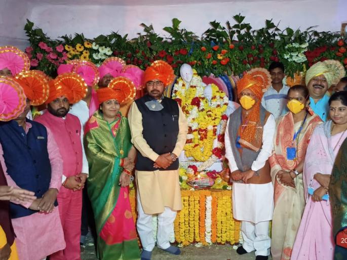 Jijau Janmotsav: Simple greetings to Rajmata Jijau for the first time! | Jijau Janmotsav : राजमाता जिजांऊना प्रथमच साधेपणाने अभिवादन! Jijau Janmotsav: Simple greetings to Rajmata Jijau for the first time! | Jijau Janmotsav : राजमाता जिजांऊना प्रथमच साधेपणाने अभिवादन!