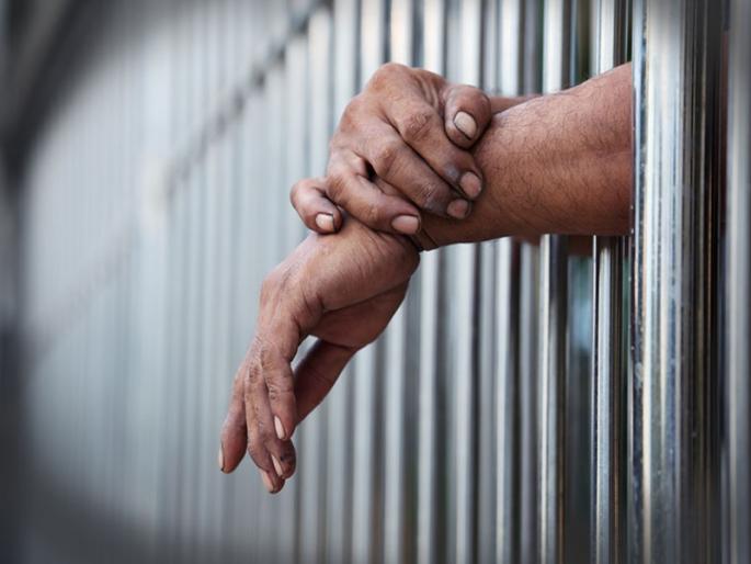 Gud Rohan Gaikwad who terrorized Lohgaon has been arrested | लोहगावात दहशत माजविणारा गुड रोहन गायकवाड स्थानबद्ध Gud Rohan Gaikwad who terrorized Lohgaon has been arrested | लोहगावात दहशत माजविणारा गुड रोहन गायकवाड स्थानबद्ध