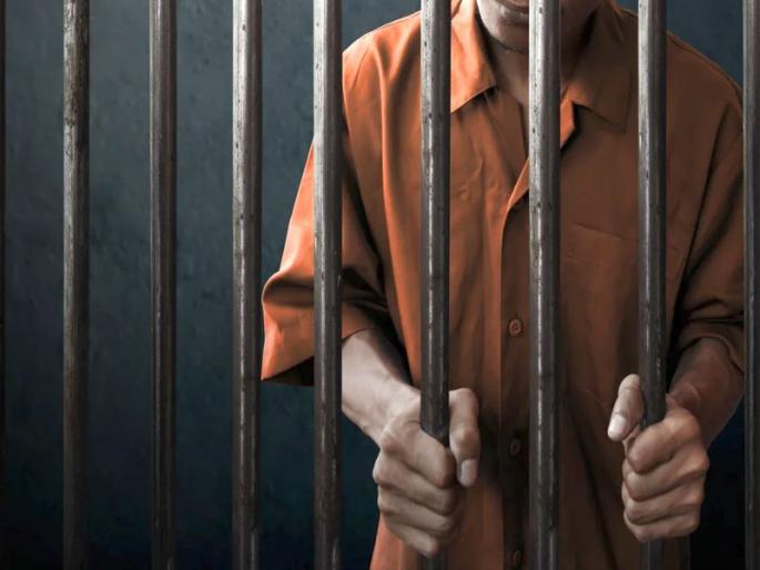 5 years rigorous imprisonment for the accused; The innocent release of one | दरोड्याप्रकरणी आरोपीला ३ वर्षे सक्तमजूरी; एकाची निर्दोष मुक्तता 5 years rigorous imprisonment for the accused; The innocent release of one | दरोड्याप्रकरणी आरोपीला ३ वर्षे सक्तमजूरी; एकाची निर्दोष मुक्तता