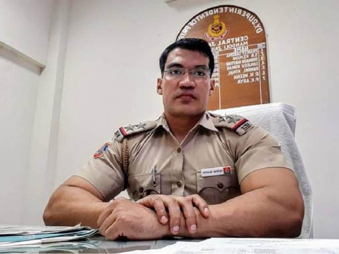 tihar jailer dipak sharma 50 lakh cheated profit in business make brand ambassador | ब्रँड ॲम्बेसेडर असल्याचे भासवून तिहार कारागृहातील जेलरची ५० लाखांची फसवणूक, नेमकं प्रकरण काय? tihar jailer dipak sharma 50 lakh cheated profit in business make brand ambassador | ब्रँड ॲम्बेसेडर असल्याचे भासवून तिहार कारागृहातील जेलरची ५० लाखांची फसवणूक, नेमकं प्रकरण काय?