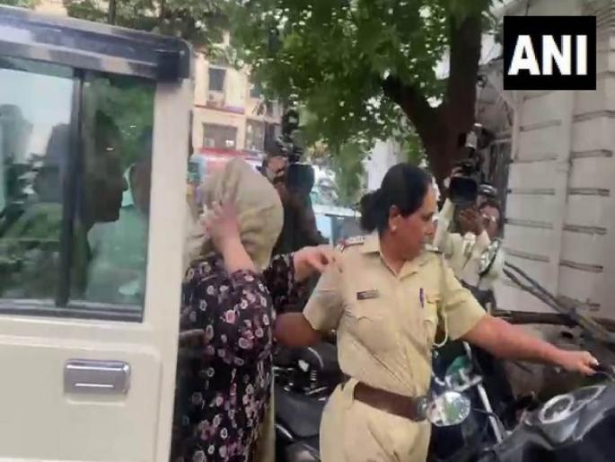 Amrita Fadnavis threat case Accused Aniksha Jaisinghani granted bail | अमृता फडणवीस धमकी प्रकरणी मोठी अपडेट! आरोपी अनिक्षा जयसिंघानीला जामीन मंजूर Amrita Fadnavis threat case Accused Aniksha Jaisinghani granted bail | अमृता फडणवीस धमकी प्रकरणी मोठी अपडेट! आरोपी अनिक्षा जयसिंघानीला जामीन मंजूर