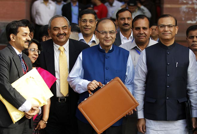 RSS Bhartiya Majdur Sangha annoyed on budget | बजेटवर भारतीय मजदूर संघ नाराज; करणार देशव्यापी निदर्शनं   RSS Bhartiya Majdur Sangha annoyed on budget | बजेटवर भारतीय मजदूर संघ नाराज; करणार देशव्यापी निदर्शनं