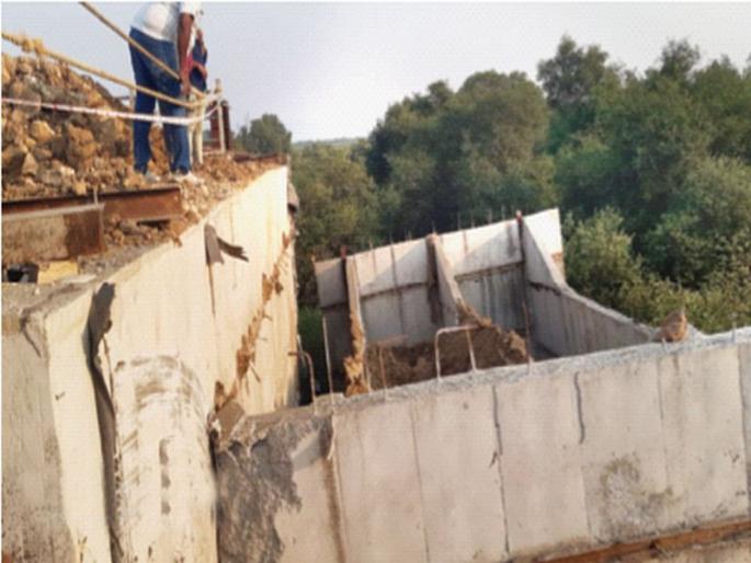 Concerns over RCC raft cost of Naigaon-Sopara creek bridge | नायगाव-सोपारा खाडीपुलाचा आरसीसी राफ्ट खचल्याने चिंता; काम अंतिम टप्प्यात असल्याचा दावा Concerns over RCC raft cost of Naigaon-Sopara creek bridge | नायगाव-सोपारा खाडीपुलाचा आरसीसी राफ्ट खचल्याने चिंता; काम अंतिम टप्प्यात असल्याचा दावा
