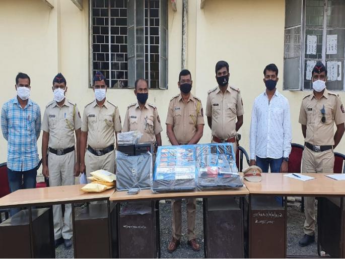 Interstate gang looting under the guise of stock market exposed | शेअरमार्केटच्या नावाखाली लूटणाऱ्या आंतरराज्यीय टोळीचा पर्दाफाश Interstate gang looting under the guise of stock market exposed | शेअरमार्केटच्या नावाखाली लूटणाऱ्या आंतरराज्यीय टोळीचा पर्दाफाश