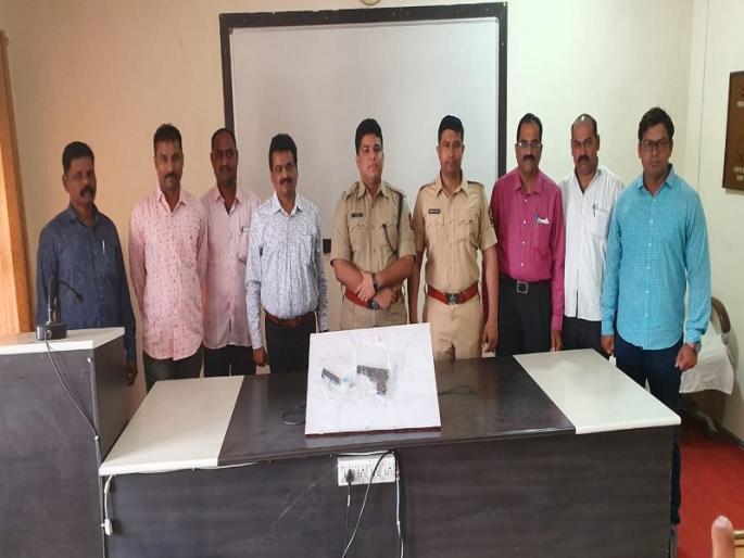 A resident arresred who lives in Jalna with a live cartridge and gun | जालन्यात जिवंत काडतुसासह गावठी पिस्तुल बाळगणारा अटकेत A resident arresred who lives in Jalna with a live cartridge and gun | जालन्यात जिवंत काडतुसासह गावठी पिस्तुल बाळगणारा अटकेत