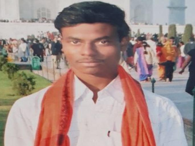 Maratha Reservation: Youth suicide attempt to demand Maratha reservation in Jalna | Maratha Reservation : जालन्यात मराठा आरक्षणाच्या मागणीसाठी युवकाचा आत्महत्येचा प्रयत्न  Maratha Reservation: Youth suicide attempt to demand Maratha reservation in Jalna | Maratha Reservation : जालन्यात मराठा आरक्षणाच्या मागणीसाठी युवकाचा आत्महत्येचा प्रयत्न