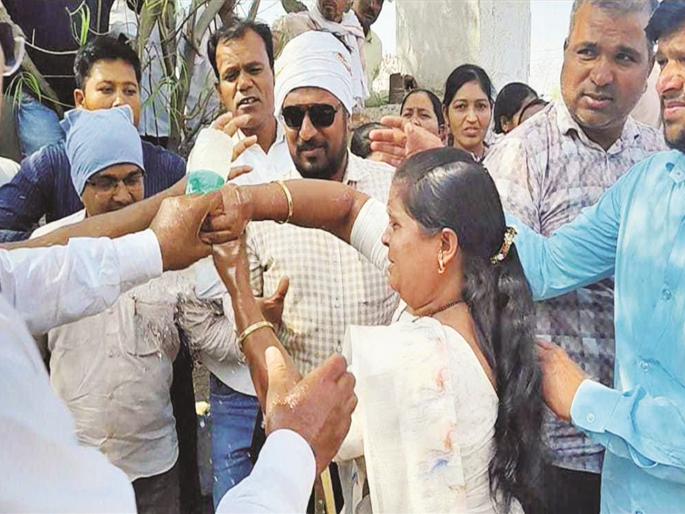 Attempt to end the lives of four teachers, accident averted due to police vigilance | चार शिक्षकांचा जीवन संपविण्याचा प्रयत्न, पोलिसांच्या सतर्कतेमुळे टळली दुर्घटना Attempt to end the lives of four teachers, accident averted due to police vigilance | चार शिक्षकांचा जीवन संपविण्याचा प्रयत्न, पोलिसांच्या सतर्कतेमुळे टळली दुर्घटना