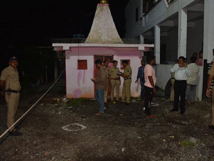 Sand businessman was shot for extortion entering home in Jalgaon | खंडणीसाठी वाळू व्यावसायिकाच्या घरात घुसून गोळीबार Sand businessman was shot for extortion entering home in Jalgaon | खंडणीसाठी वाळू व्यावसायिकाच्या घरात घुसून गोळीबार