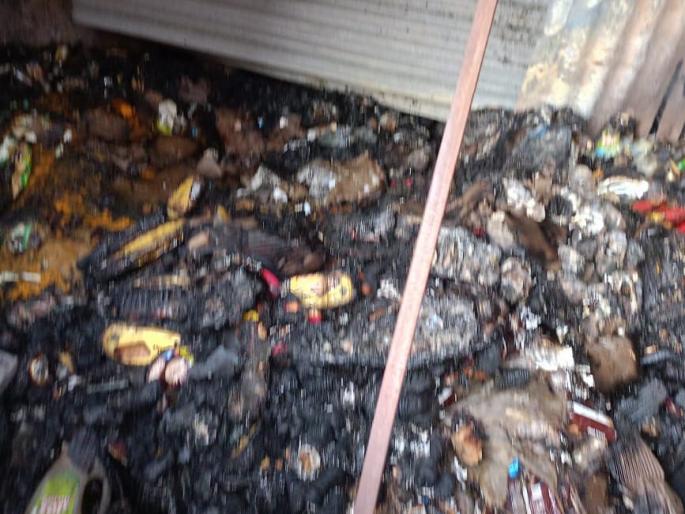 cold storage godown fire due to short circuit 20 lakhs worth of ice cream that arrived a day earlier | शॉर्टसर्किटमुळे शीतगृह, गोदामाला आग; एक दिवस अगोदरच आलेले २० लाखांचे आइस्क्रीम cold storage godown fire due to short circuit 20 lakhs worth of ice cream that arrived a day earlier | शॉर्टसर्किटमुळे शीतगृह, गोदामाला आग; एक दिवस अगोदरच आलेले २० लाखांचे आइस्क्रीम