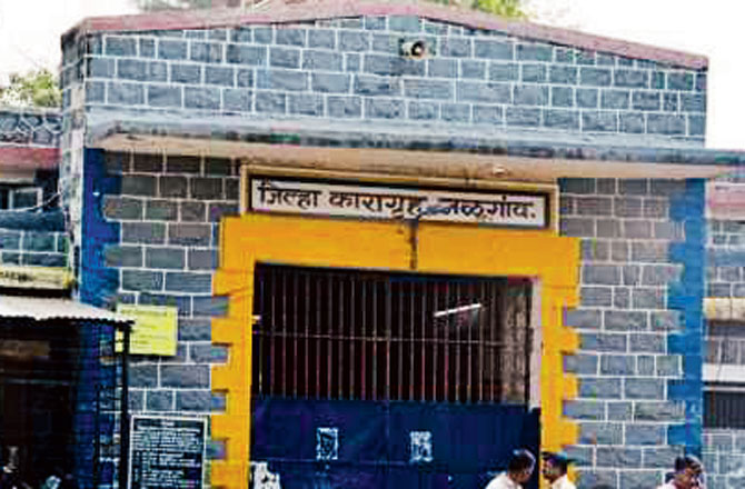 Husband's death due to police beating | पतीचा मृत्यू पोलिसांच्या मारहाणीतूनच Husband's death due to police beating | पतीचा मृत्यू पोलिसांच्या मारहाणीतूनच