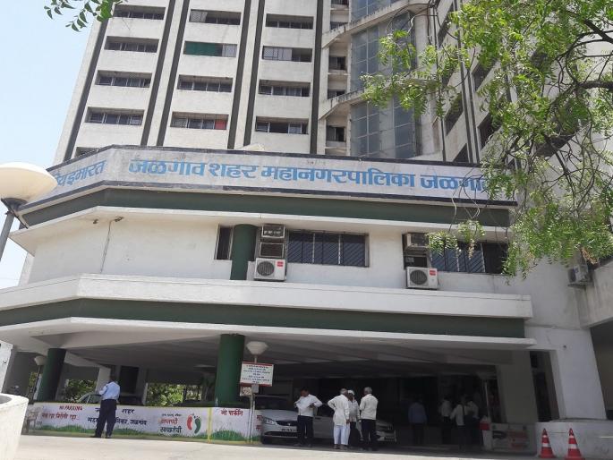 Turn on the highway lights, have no parking zones too; District Collector's instructions to Jalgaon Municipal Corporation | हायवेचे लाईट सुरू करा, नो पार्किंग झोनही आखा; जिल्हाधिकाऱ्यांचे जळगाव महापालिकेला निर्देश Turn on the highway lights, have no parking zones too; District Collector's instructions to Jalgaon Municipal Corporation | हायवेचे लाईट सुरू करा, नो पार्किंग झोनही आखा; जिल्हाधिकाऱ्यांचे जळगाव महापालिकेला निर्देश