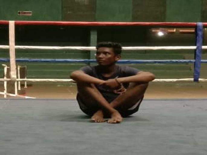 Jalgaon's divisional boxing event takes place | जळगाव येथे विभागीय बॉक्सिंग स्पर्धेत स्पर्धकाचा राडा, पोलीस बंदोबस्तात पार पडली स्पर्धा 