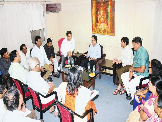 Editor view on Government office | आहे मनोहर तरी... Editor view on Government office | आहे मनोहर तरी...