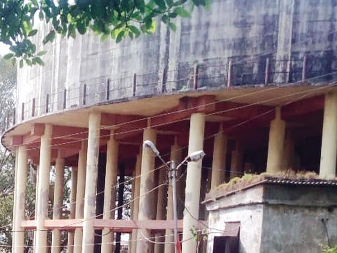 Watercress became a girdle, a drunkard's base | जलकुंभ बनले गर्दुल्ले, नशेखोरांचे अड्डे