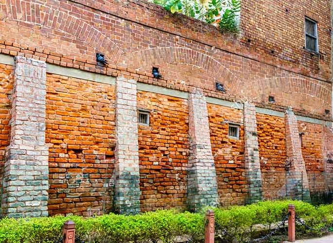 Jallianwala Bagh massacre: Beginning of the end of British rule, 102nd Smatidin; The British recorded only 379 deaths | Jallianwala Bagh massacre:: ब्रिटिश राजवटीच्या अंताला प्रारंभ, १०२ वा स्मतिदिन; ब्रिटिशांनी केली होती फक्त ३७९ मृत्यूंची नोंद Jallianwala Bagh massacre: Beginning of the end of British rule, 102nd Smatidin; The British recorded only 379 deaths | Jallianwala Bagh massacre:: ब्रिटिश राजवटीच्या अंताला प्रारंभ, १०२ वा स्मतिदिन; ब्रिटिशांनी केली होती फक्त ३७९ मृत्यूंची नोंद