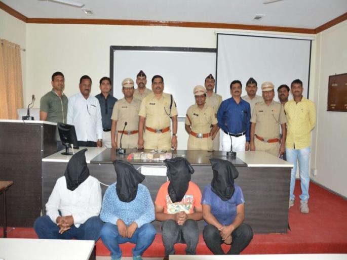 eight arrested in jalana for betting on ipl match | जालन्यात आयपीएल सामन्यांवर सट्टा, आठजण ताब्यात eight arrested in jalana for betting on ipl match | जालन्यात आयपीएल सामन्यांवर सट्टा, आठजण ताब्यात