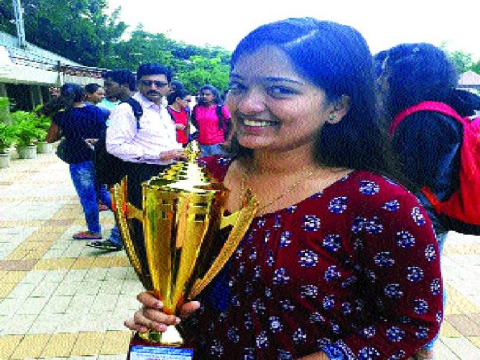 RAJRAM in 'Jalpri' of Raigad's 'Waterpolo' | रायगडच्या ‘जलपरी’चा ‘वॉटरपोलो’ला रामराम RAJRAM in 'Jalpri' of Raigad's 'Waterpolo' | रायगडच्या ‘जलपरी’चा ‘वॉटरपोलो’ला रामराम