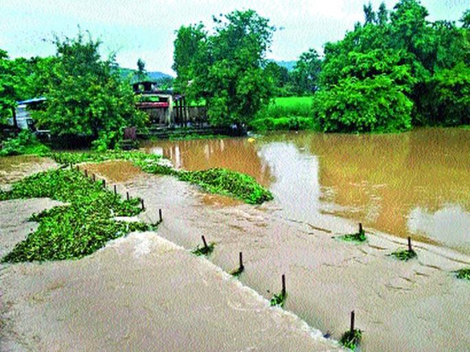 Kolhapur: Take action against Ghorpade factory; Shiv Sena delegation to pollution board guards | कोल्हापूर : घोरपडे कारखान्यावर कारवाई करू, प्रदूषण मंडळाची शिवसेना शिष्टमंडळाला ग्वाही Kolhapur: Take action against Ghorpade factory; Shiv Sena delegation to pollution board guards | कोल्हापूर : घोरपडे कारखान्यावर कारवाई करू, प्रदूषण मंडळाची शिवसेना शिष्टमंडळाला ग्वाही