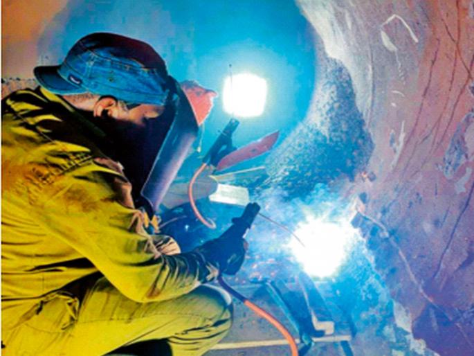 Leak in water pipeline; no water in 4 sections, | जलवाहिनीला गळती; ४ विभागांत पाणी नाही, दुरुस्ती २४ तासांत पूर्ण करण्याचे पाणीपुरवठा विभागाचे लक्ष्य Leak in water pipeline; no water in 4 sections, | जलवाहिनीला गळती; ४ विभागांत पाणी नाही, दुरुस्ती २४ तासांत पूर्ण करण्याचे पाणीपुरवठा विभागाचे लक्ष्य