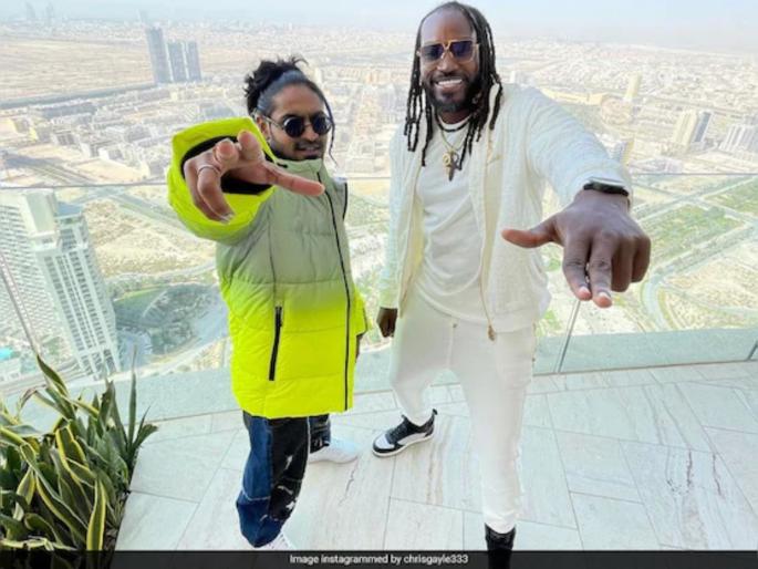 IPL 2021: Chris Gayle Releases "Jamaica To India'' Music Video With Indian Rapper, Watch Video | IPL 2021 : ख्रिस गेलचं 'जमैका टू इंडिया' गाणं रिलीज; युनिव्हर्स बॉसचा 'हा' अवतार नसेल कधी पाहिला, Video