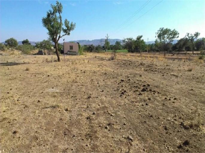 Not getting land ownership rights for 40 years; Run to public representatives, authorities | ४० वर्षांपासून जमिन मालकी हक्काचे पट्टे मिळेना; लोकप्रतिनिधी, अधिकाऱ्यांकडे धाव Not getting land ownership rights for 40 years; Run to public representatives, authorities | ४० वर्षांपासून जमिन मालकी हक्काचे पट्टे मिळेना; लोकप्रतिनिधी, अधिकाऱ्यांकडे धाव