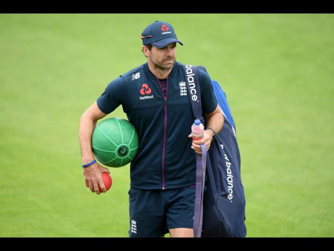 England vs West Indies, 1st Test : James Anderson used saliva to shine the ball just before the 1st wicket | England vs West Indies : इंग्लंडच्या जेम्स अँडरसनकडून मोठी चूक; आयसीसी करणार कारवाई?