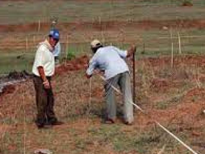 B to A class land will be expensive, most hit the city and B class farmers | ‘ब’ मधून ‘अ’ वर्ग जमीन करणे पडणार महागात, सर्वाधिक फटका 'या' वर्गाला B to A class land will be expensive, most hit the city and B class farmers | ‘ब’ मधून ‘अ’ वर्ग जमीन करणे पडणार महागात, सर्वाधिक फटका 'या' वर्गाला