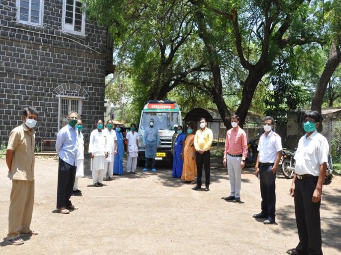 Four discharged from Jamkhed; So far, 40 people in the city have been released from coronation | जामखेडमधील चौघांना डिस्चार्ज; नगरमधील आतापर्यंत ४० जण झाले कोरोनामुक्त Four discharged from Jamkhed; So far, 40 people in the city have been released from coronation | जामखेडमधील चौघांना डिस्चार्ज; नगरमधील आतापर्यंत ४० जण झाले कोरोनामुक्त
