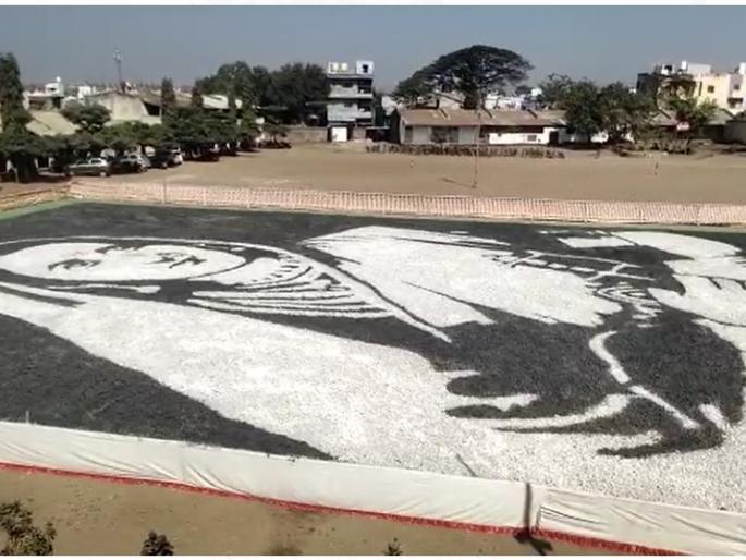 world grandest drawing of jijau maasaheb was executed by artists in jamkhed from the concept of rohit pawar | रोहित पवार यांच्या संकल्पनेतून जामखेडमध्ये कलाकारांनी साकारले जिजाऊ माँ साहेबांचे जगातील सर्वात भव्य रेखाचित्र world grandest drawing of jijau maasaheb was executed by artists in jamkhed from the concept of rohit pawar | रोहित पवार यांच्या संकल्पनेतून जामखेडमध्ये कलाकारांनी साकारले जिजाऊ माँ साहेबांचे जगातील सर्वात भव्य रेखाचित्र