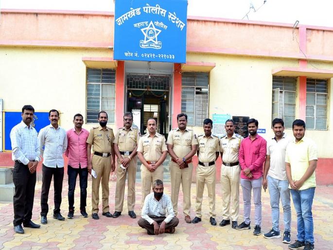 Absconding accused arrested on parole; The court sentenced him again | पॅरोलवर सुटलेल्या फरार आरोपीस अटक; न्यायालयाने ठोठावली पुन्हा शिक्षा