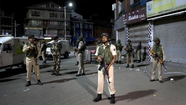 Overbearing about article 370 dashed | आजचा अग्रलेख : अतिउत्साहातील घोडचूक