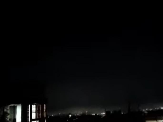 Rocket attack on Jammu airport, sirens sounded, blackout in entire area, heavy firing in Samba area | पाकिस्तान सुधरेना, जम्मू विमानतळावर हल्ल्याचा प्रयत्न, नियंत्रण रेषेपलीकडून भीषण गोळीबार Rocket attack on Jammu airport, sirens sounded, blackout in entire area, heavy firing in Samba area | पाकिस्तान सुधरेना, जम्मू विमानतळावर हल्ल्याचा प्रयत्न, नियंत्रण रेषेपलीकडून भीषण गोळीबार