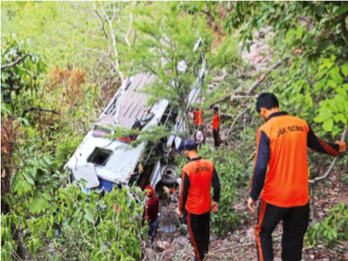 'Children were saved by hiding', says father of bus attack survivor | ‘मुलांना लपविले म्हणून वाचले’, बसवर झालेल्या हल्ल्यातून बचावलेल्या पित्याने सांगितला भयावह अनुभव 'Children were saved by hiding', says father of bus attack survivor | ‘मुलांना लपविले म्हणून वाचले’, बसवर झालेल्या हल्ल्यातून बचावलेल्या पित्याने सांगितला भयावह अनुभव