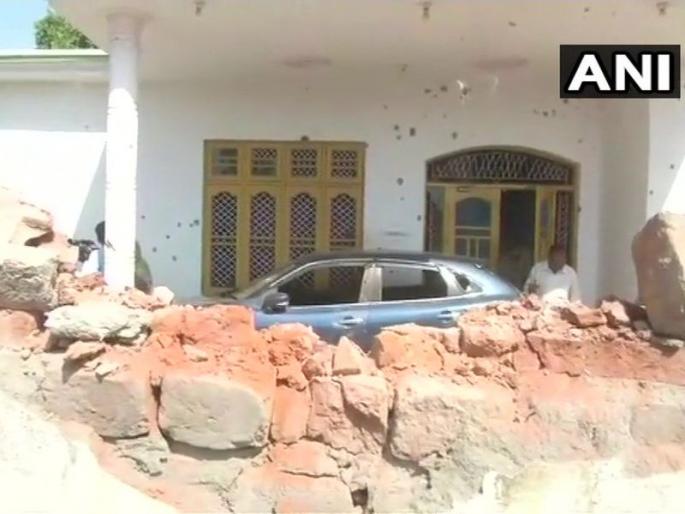 Pak firing begins in Jammu and Kashmir; 4 people killed since morning | जम्मू-काश्मीरमध्ये पाककडून गोळीबार सुरूच, 4 नागरिकांचा मृत्यू Pak firing begins in Jammu and Kashmir; 4 people killed since morning | जम्मू-काश्मीरमध्ये पाककडून गोळीबार सुरूच, 4 नागरिकांचा मृत्यू