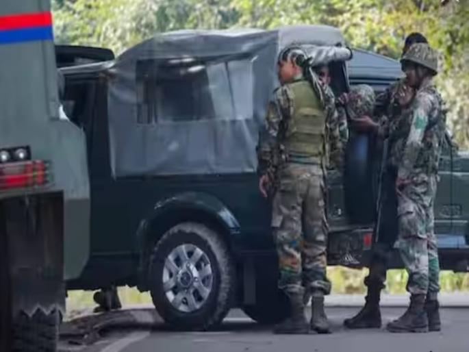 Terrible accident in Jammu and Kashmir's Bandipora! Army truck falls into a valley, 2 soldiers killed, many injured | जम्मू-काश्मीरच्या बांदीपोरामध्ये भीषण अपघात! लष्कराचा ट्रक दरीत कोसळला, २ जवान शहीद, अनेक जखमी