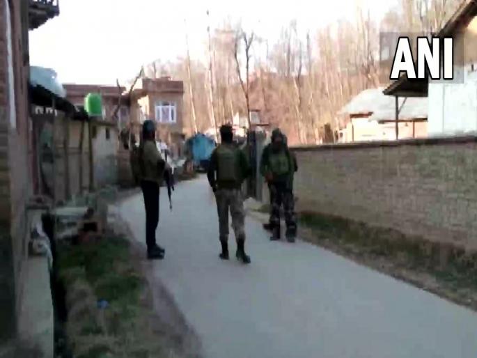 Jammu-Kashmir: One terrorist killed in an encounter at Chermarg, Zainapora area of Shopian. Police and security forces are carrying out the operation | शोपियाँमध्ये एका दहशतवाद्याचा खात्मा, सर्च ऑपरेशन सुरू Jammu-Kashmir: One terrorist killed in an encounter at Chermarg, Zainapora area of Shopian. Police and security forces are carrying out the operation | शोपियाँमध्ये एका दहशतवाद्याचा खात्मा, सर्च ऑपरेशन सुरू