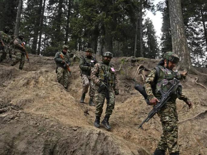 Pakistan's nefarious activities are not stopping, firing on the Line of Control for the second time in 24 hours, Indian Army gave a befitting reply | पाकिस्तानच्या नापाक कारवाया थांबत नाहीत, २४ तासांत दुसऱ्यांदा नियंत्रण रेषेवर गोळीबार, भारतीय सैन्याने दिले चोख प्रत्युत्तर Pakistan's nefarious activities are not stopping, firing on the Line of Control for the second time in 24 hours, Indian Army gave a befitting reply | पाकिस्तानच्या नापाक कारवाया थांबत नाहीत, २४ तासांत दुसऱ्यांदा नियंत्रण रेषेवर गोळीबार, भारतीय सैन्याने दिले चोख प्रत्युत्तर