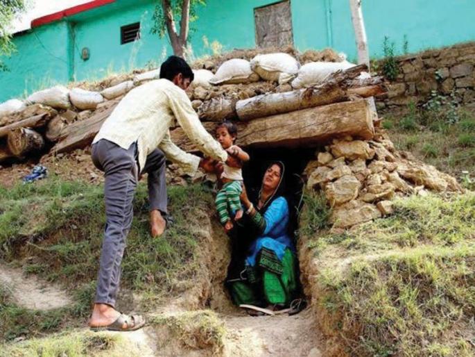 Government plans 14000 bunkers to shield civilians from Pakistan fire | भारत-पाक सीमेवर नागरिकांसाठी 'सुरक्षाकवच'; उभारले जाणार 14 हजार बंकर्स Government plans 14000 bunkers to shield civilians from Pakistan fire | भारत-पाक सीमेवर नागरिकांसाठी 'सुरक्षाकवच'; उभारले जाणार 14 हजार बंकर्स