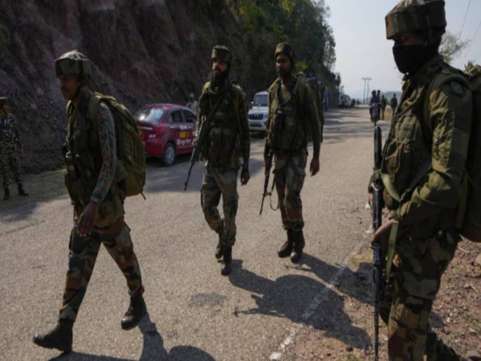 Terrorists fired at Kota Top check post in Gandoh Ballessa area of Doda in J&K | जम्मू-काश्मीरच्या डोडामध्ये पुन्हा दहशतवादी हल्ला; तीन दिवसांत चौथ्यांदा चकमक Terrorists fired at Kota Top check post in Gandoh Ballessa area of Doda in J&K | जम्मू-काश्मीरच्या डोडामध्ये पुन्हा दहशतवादी हल्ला; तीन दिवसांत चौथ्यांदा चकमक