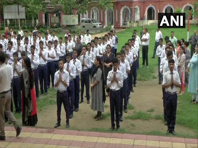 Jammu And Kashmir section 144 removed from jammu school to open from today situation | Jammu And Kashmir : जम्मूमधील शाळा, महाविद्यालये आजपासून सुरू 