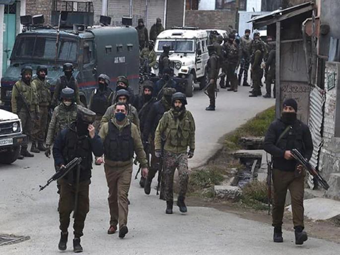jammu kashmir encounter, Fierce encounter in Kulgam; 3 killed including top commander of Lashkar-e-Taiba | जम्मू-काश्मीरच्या कुलगाममध्ये भीषण चकमक; लष्कर-ए-तैयबाच्या टॉप कमांडरसह 3 ठार jammu kashmir encounter, Fierce encounter in Kulgam; 3 killed including top commander of Lashkar-e-Taiba | जम्मू-काश्मीरच्या कुलगाममध्ये भीषण चकमक; लष्कर-ए-तैयबाच्या टॉप कमांडरसह 3 ठार