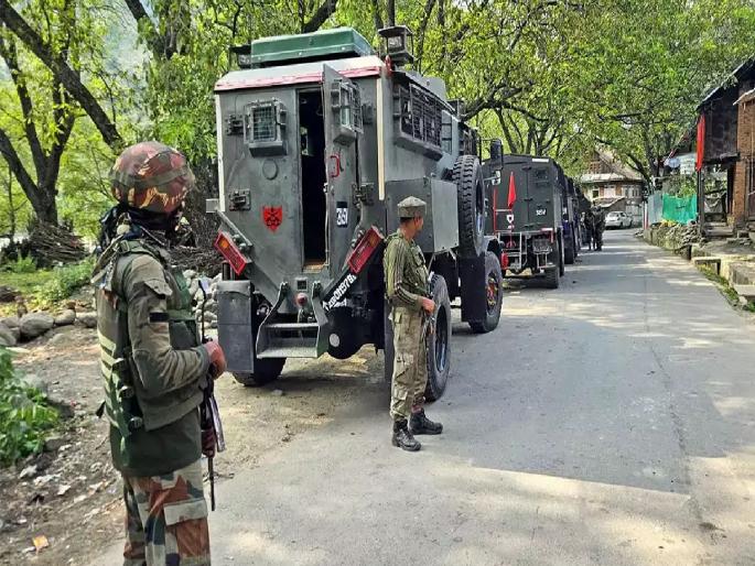 Encounter in Jammu and Kashmir's Rajouri;three jawans including tow captain martyred | जम्मू-काश्मीरच्या राजौरीमध्ये चकमक; भारतीय सैन्यातील दोन कॅप्टनसह चार जवान शहीद Encounter in Jammu and Kashmir's Rajouri;three jawans including tow captain martyred | जम्मू-काश्मीरच्या राजौरीमध्ये चकमक; भारतीय सैन्यातील दोन कॅप्टनसह चार जवान शहीद